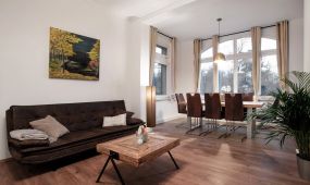 Villa Am Park 1000 600 2 Sommernachtstraum
