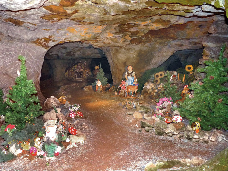 „Wandern mit Gerd“ zur Sandstein- und Märchenhöhle Walldorf am 17. November